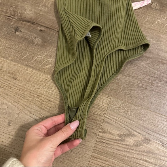 Free People Intimately Ribbed Bodysuit Halter Tie Neck Floral Straps Size Small - Picture 4 of 6